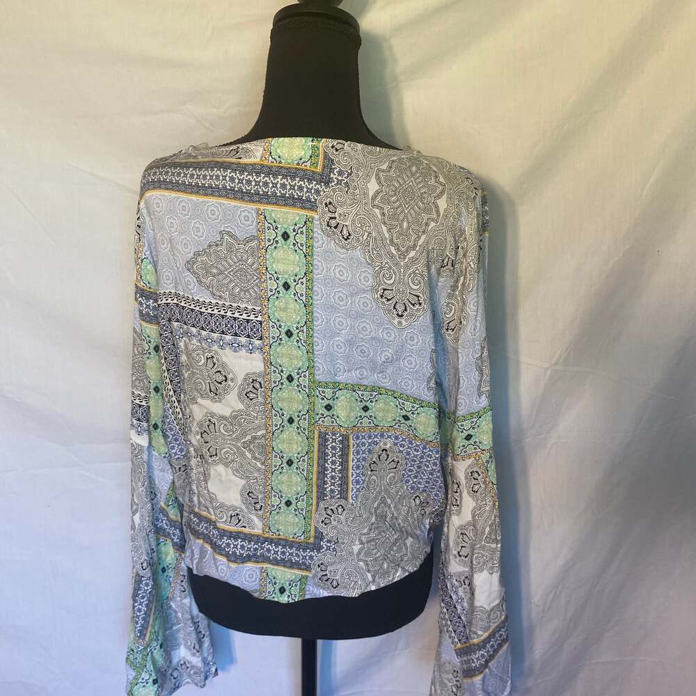 Altar'd State Blue Multi Boho Style Tie Front‎ Long Bell Sleeves Crop Top - Picture 3 of 7